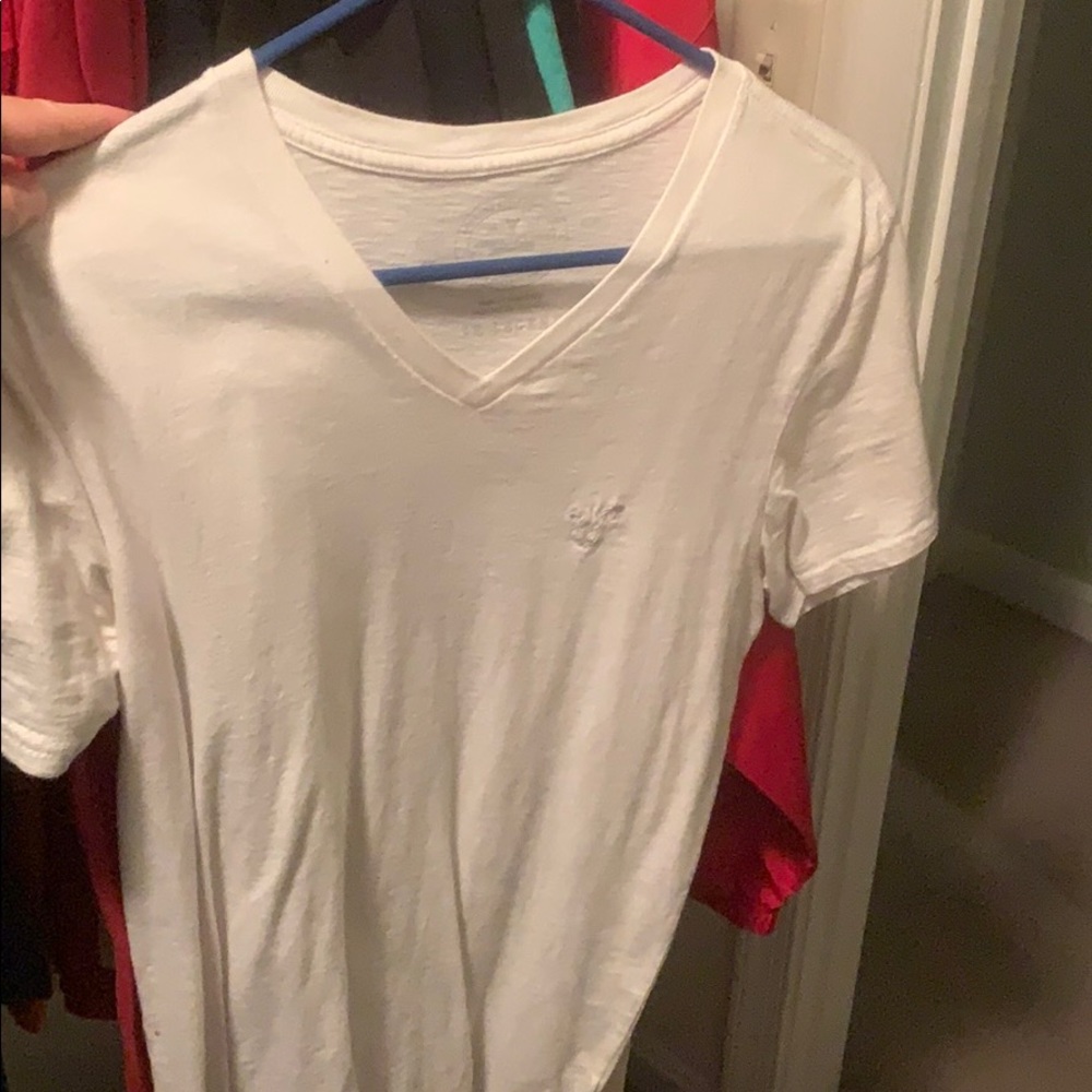 American Eagle v neck